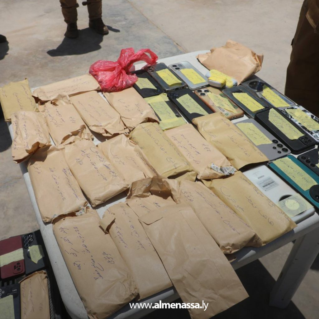 extra 105 جهاز مكافحة الهجرة غير الشرعية يرحّل 171 مهاجرًا مصريًا عبر منفذ أمساعد البري