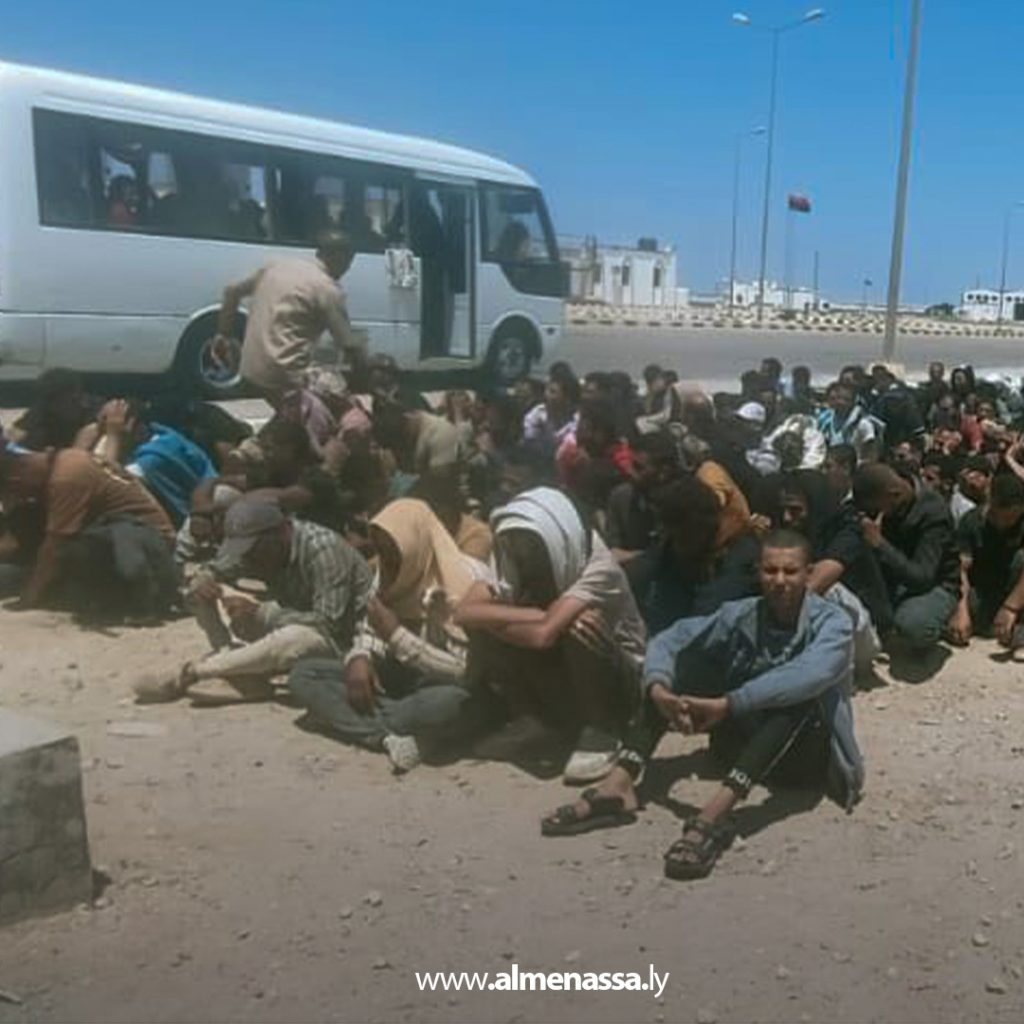 extra 143 جهاز مكافحة الهجرة غير الشرعية فرع طبرق  يرحل 147 مهاجرا عبر منفذ أمساعد