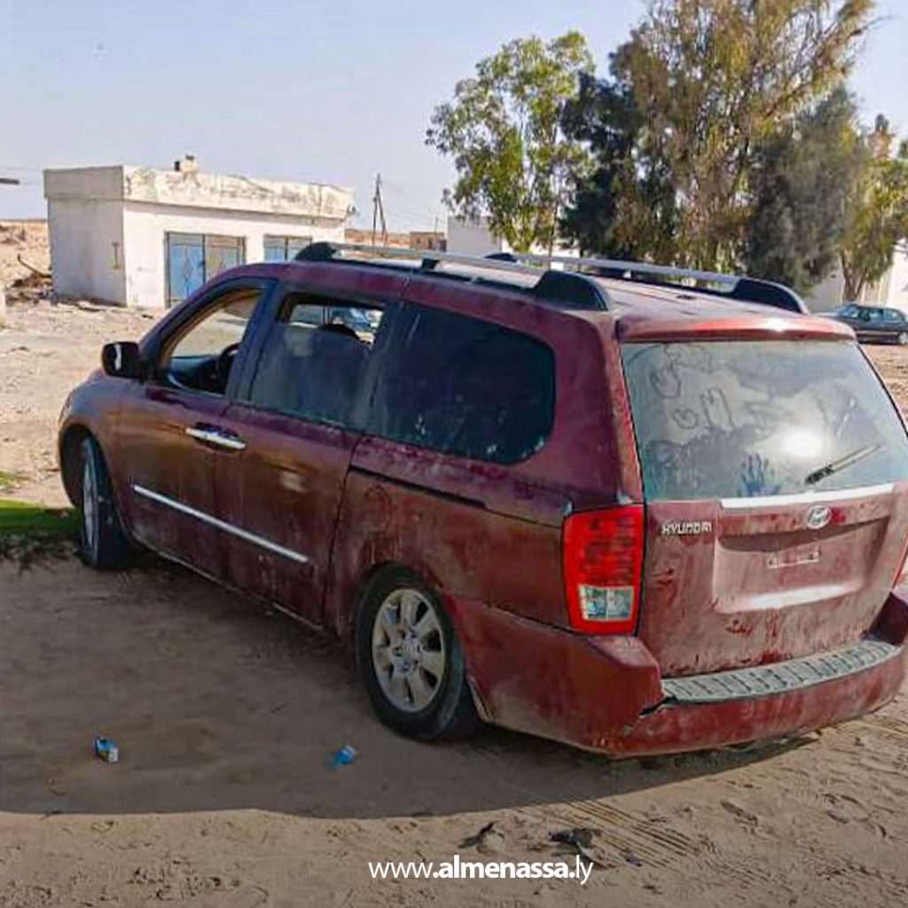 extra 192 استيقاف أمني في بوابة الـ 40 يضبط 9 مهاجرين غير شرعيين داخل مركبة قادمة من سبها