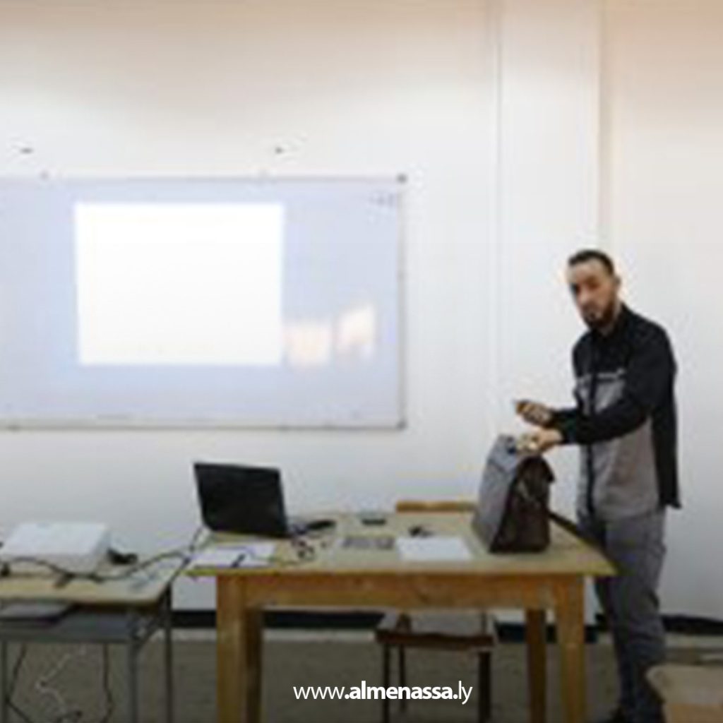 extra 29 ندوة علمية حول أهمية الهندسة الكيميائية بجامعة سبها