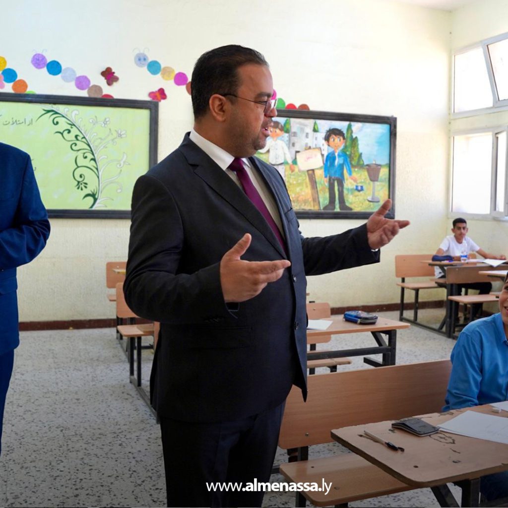 extra 4 وزير التربية والتعليم يتفقد سير امتحانات شهادة إتمام مرحلة التعليم الأساسي في بلدية أبوسليم