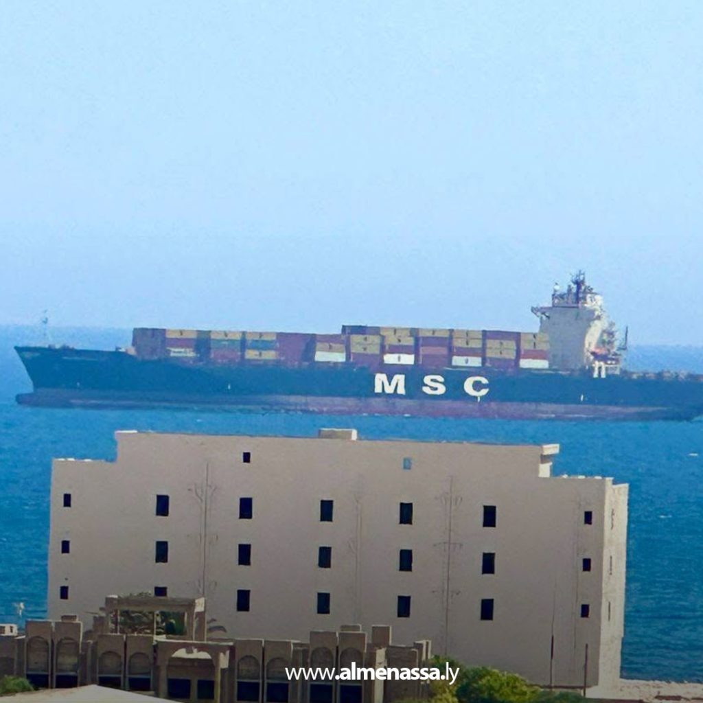 extra 58 ميناء الخمس يستقبل شحنة حاويات من بين الأكبر في تاريخه