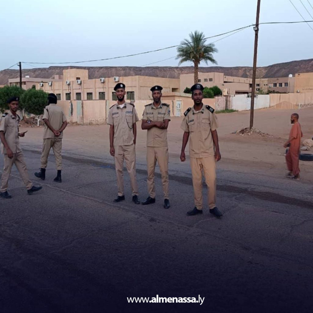 extra 77 مديرية أمن أوباري تكثف الدوريات والتواجد الأمني في مدينة "بنت بية"