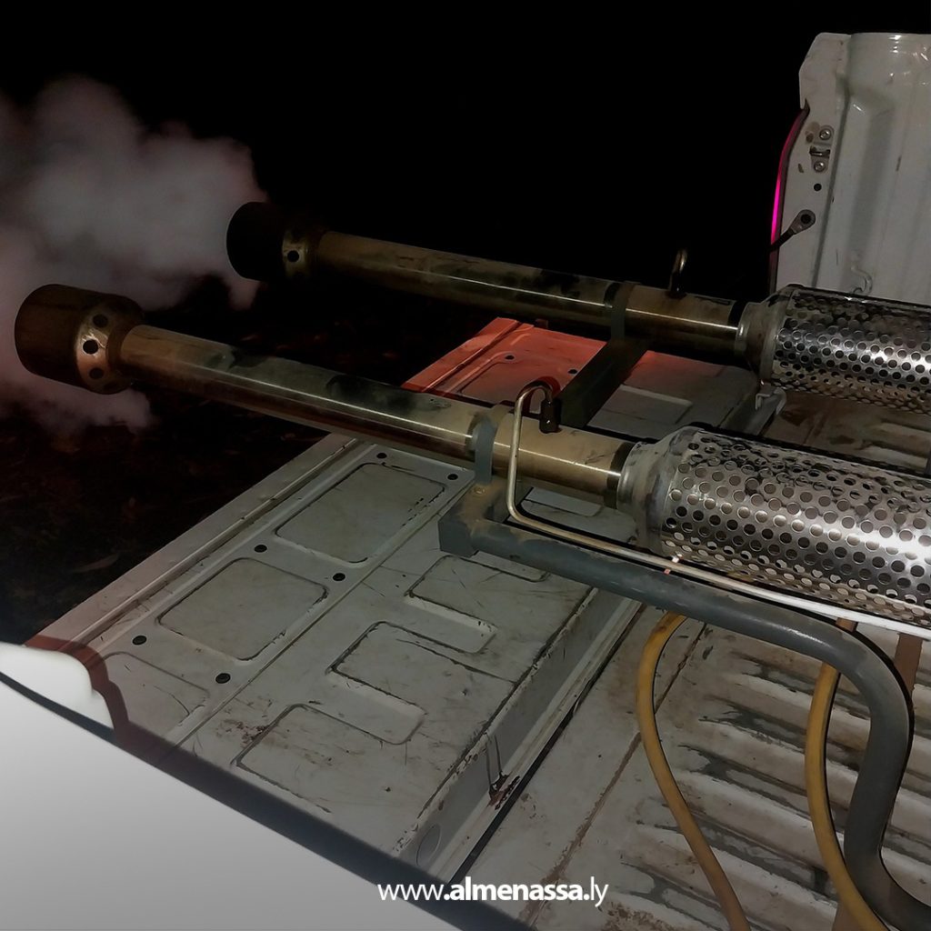 extra 80 بلدية الأصابعة تطلق حملة موسعة لمكافحة حشرات الجراد في محلة الضوه