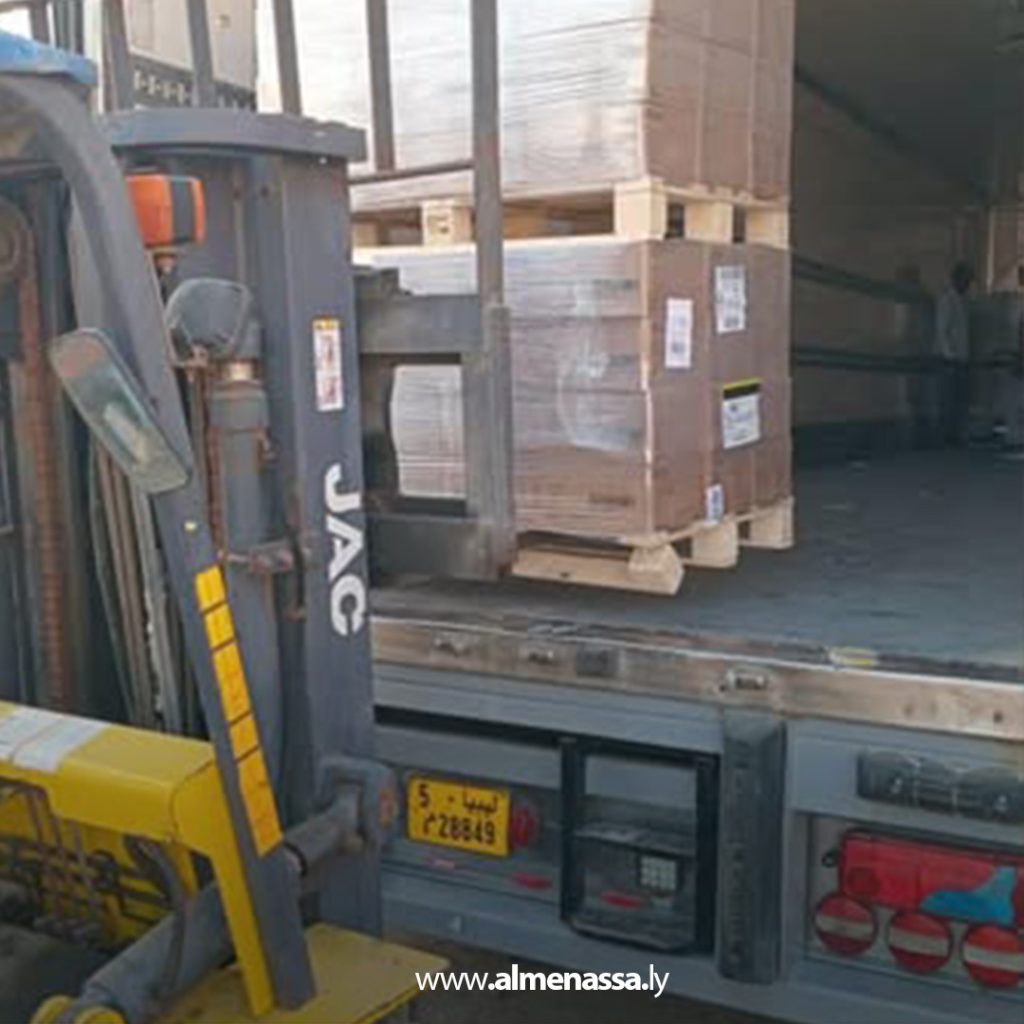 extra 99 الإمداد الطبي بطرابلس يتسلم شحنة من مشغلات الكلى تحوي أكثر من 52 ألف غسلة  