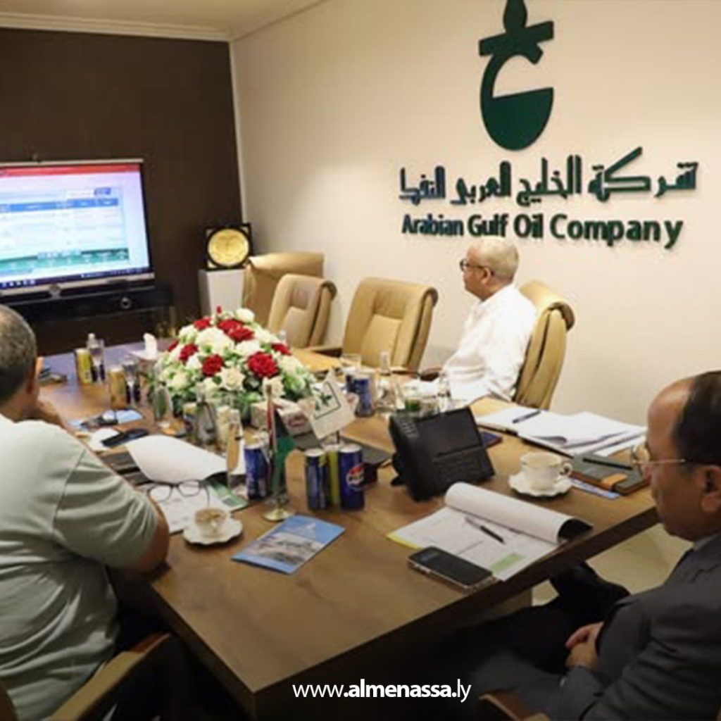 extra1 219 الخليج العربي تناقش المشاريع الهندسية وحفر الآبار وتطوير الحقول المكتشفة