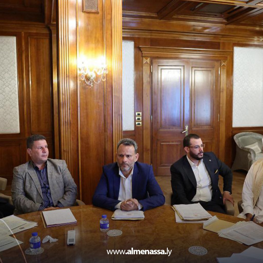 extra1 22 اجتماع موسع لمتابعة تنفيذ المشروعات المعتمدة ضمن مبادرات الدبيبة