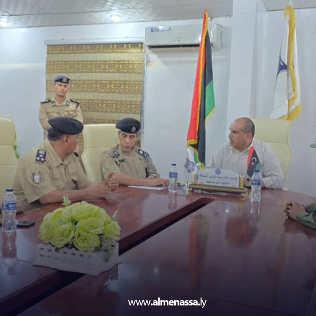 extra1 98 مدير أمن سبها يواصل اجتماعاته لمتابعة الأداء والانضباط داخل المكونات الأمنية