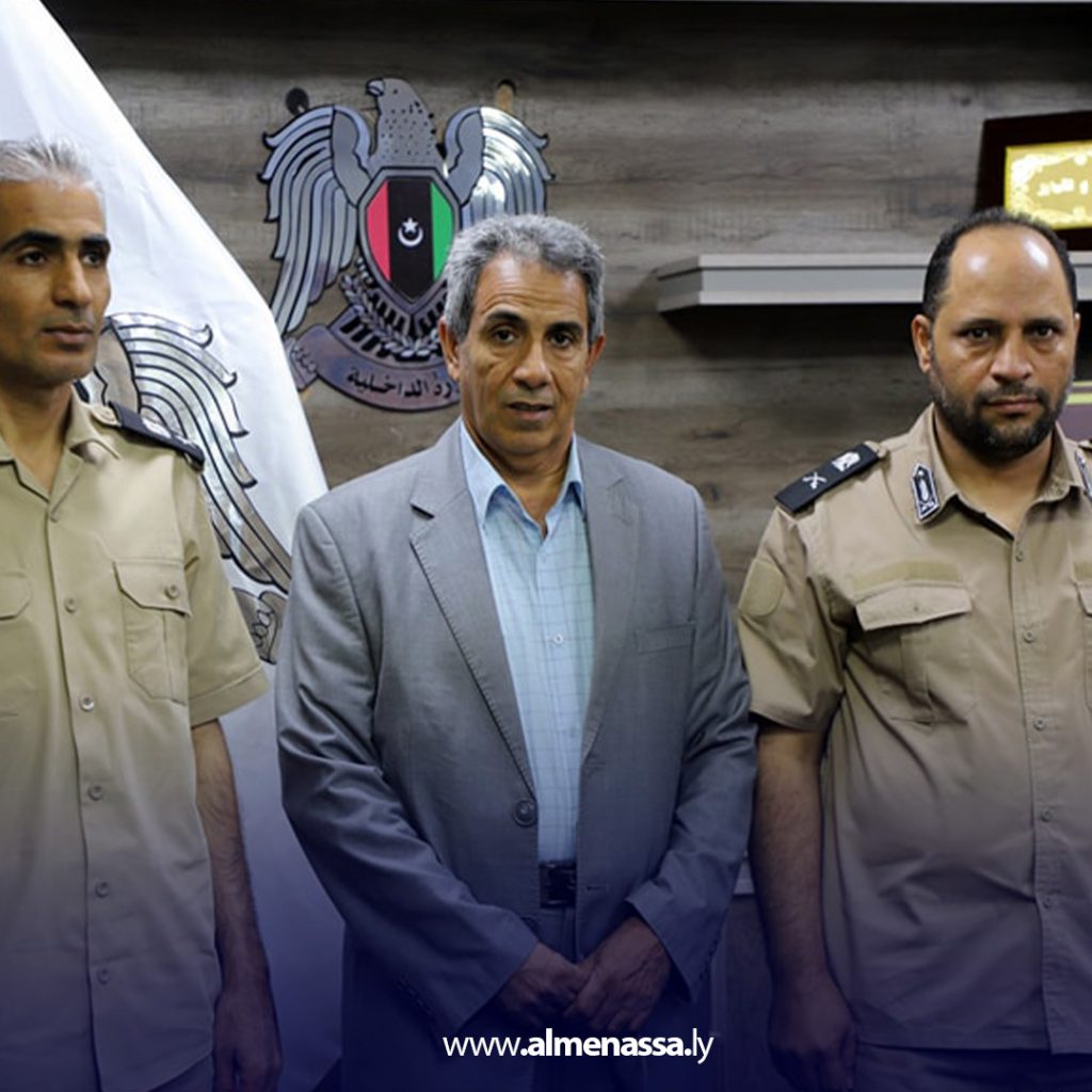 extra11 107 مدير أمن الشاطئ يبحث مع مفوضية الانتخابات سُبل تأمين مراكز توزيع بطاقات الناخبين