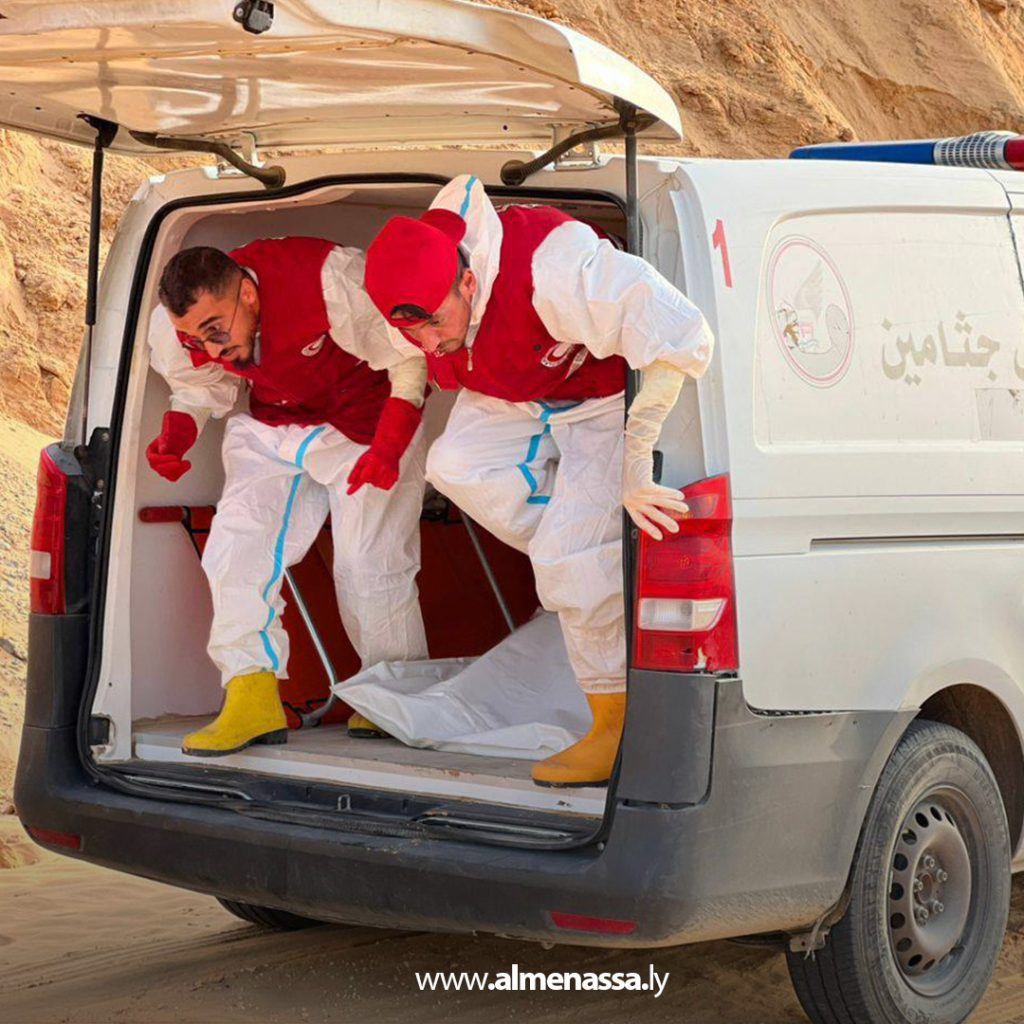 extra11 46 الهلال الأحمر فرع طرابلس يعلن انتشال جثة على شاطئ البحر في منطقة تاجوراء