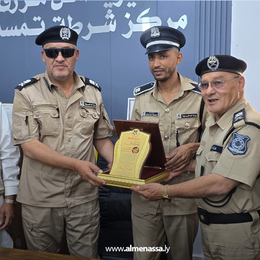 extra11 89 مدير أمن مرزق يستقبل وزير الدفاع خلال زيارة تفقدية لمنطقة تمسة