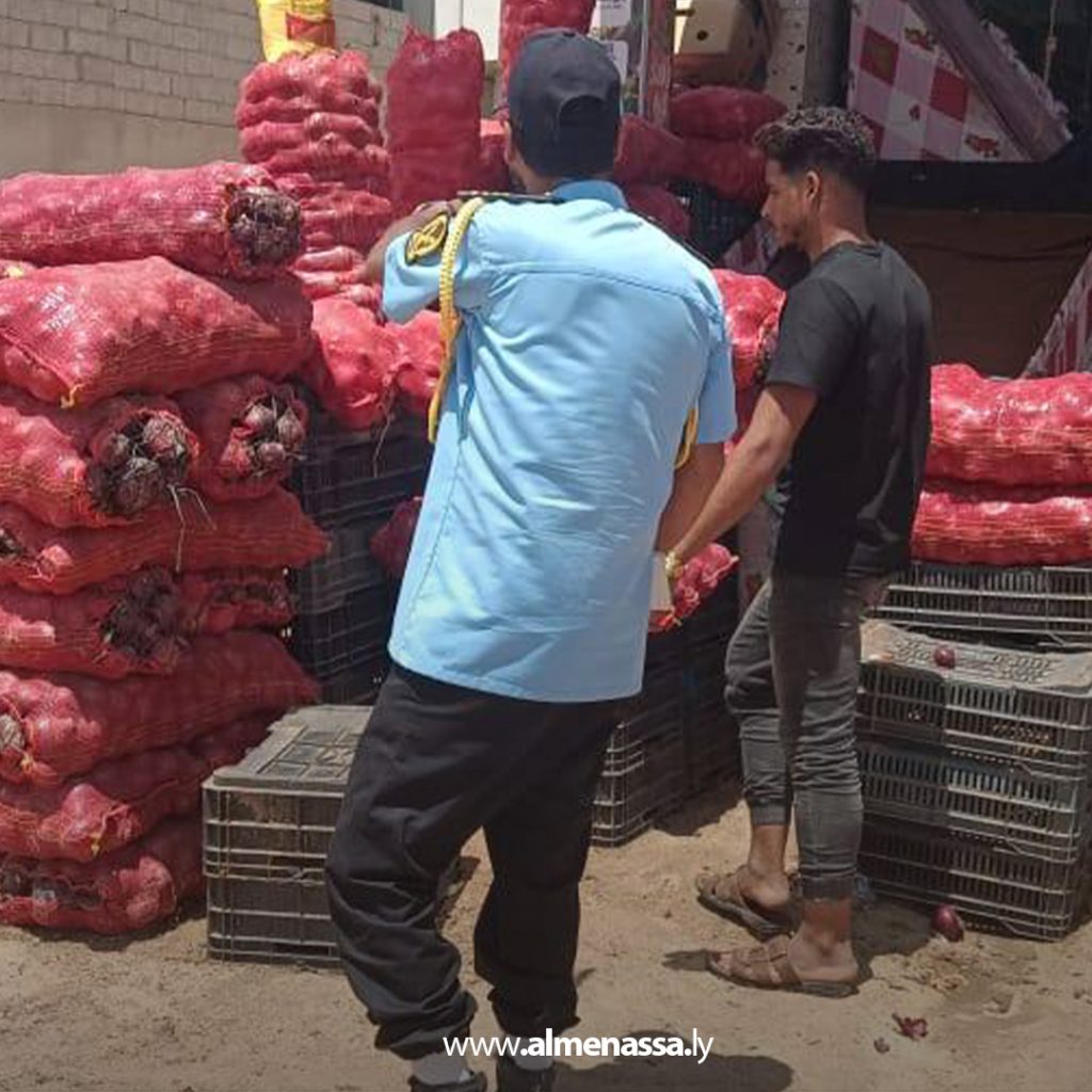 extra111 28 جهاز الحرس البلدي بنغازي يواصل حملاته ضد التعديات على الفضاء العام