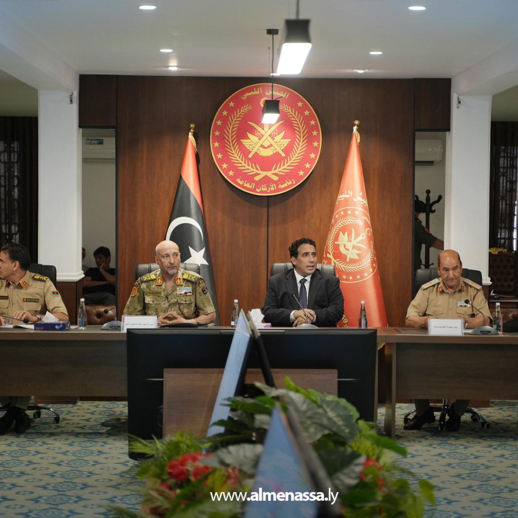 extra111 38 المنفي يعقد اجتماعًا عسكريًا موسعًا لمتابعة الأوضاع الأمنية في طرابلس