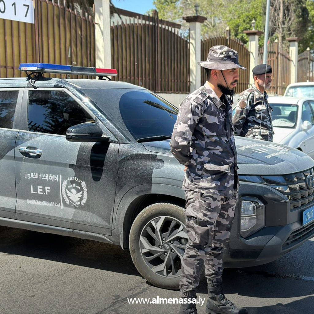 extra1111 3 دوريات إنفاذ القانون تواصل تأمين امتحانات الشهادة الإعدادية بطرابلس
