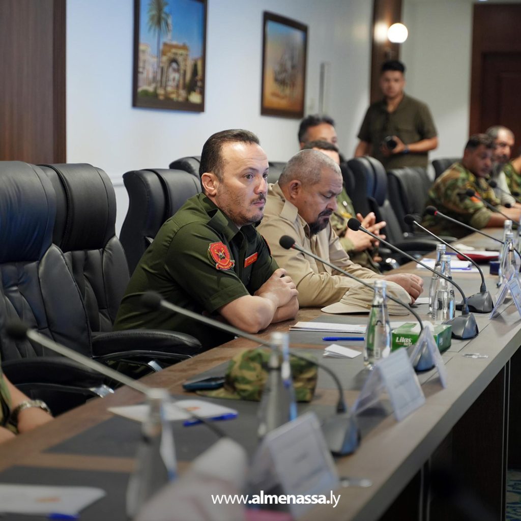 extra1111 32 المنفي يعقد اجتماعًا عسكريًا موسعًا لمتابعة الأوضاع الأمنية في طرابلس