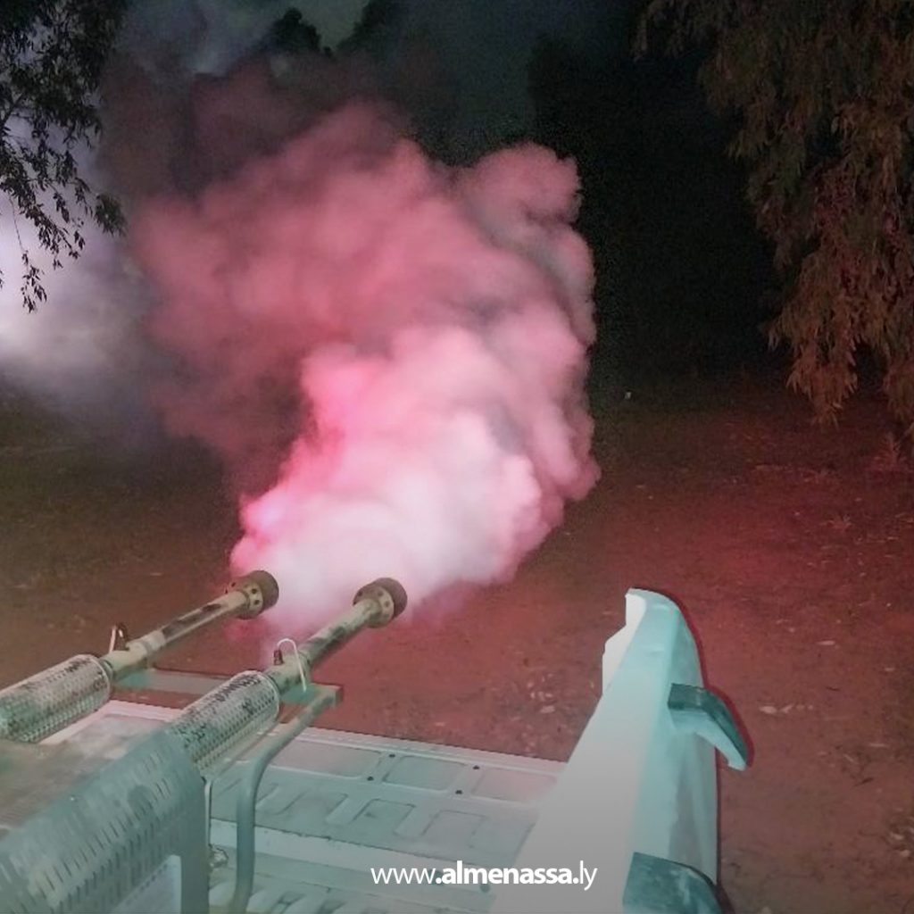 extra11111 18 بلدية الأصابعة تطلق حملة موسعة لمكافحة حشرات الجراد في محلة الضوه