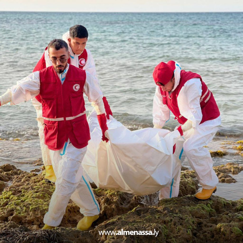 extra11111 19 الهلال الأحمر فرع طرابلس يعلن انتشال جثة على شاطئ البحر في منطقة تاجوراء