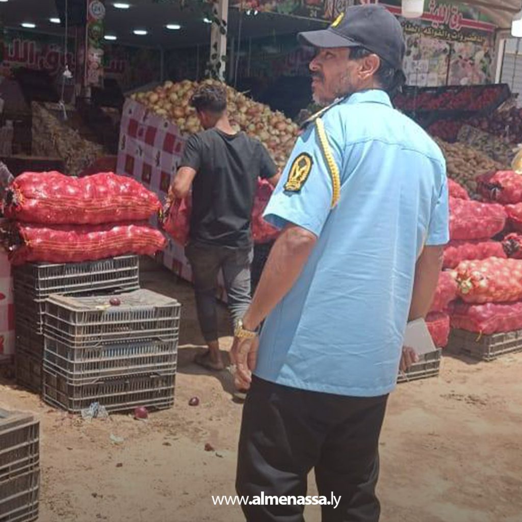 extra111111 14 جهاز الحرس البلدي بنغازي يواصل حملاته ضد التعديات على الفضاء العام