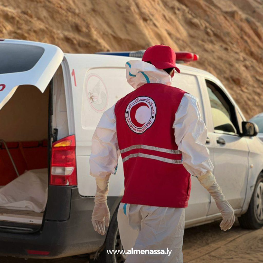 extra111111 16 الهلال الأحمر فرع طرابلس يعلن انتشال جثة على شاطئ البحر في منطقة تاجوراء
