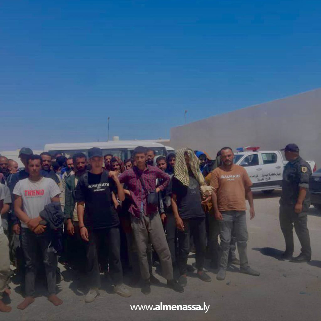 extra111111 19 جهاز مكافحة الهجرة غير الشرعية يرحّل 171 مهاجرًا مصريًا عبر منفذ أمساعد البري