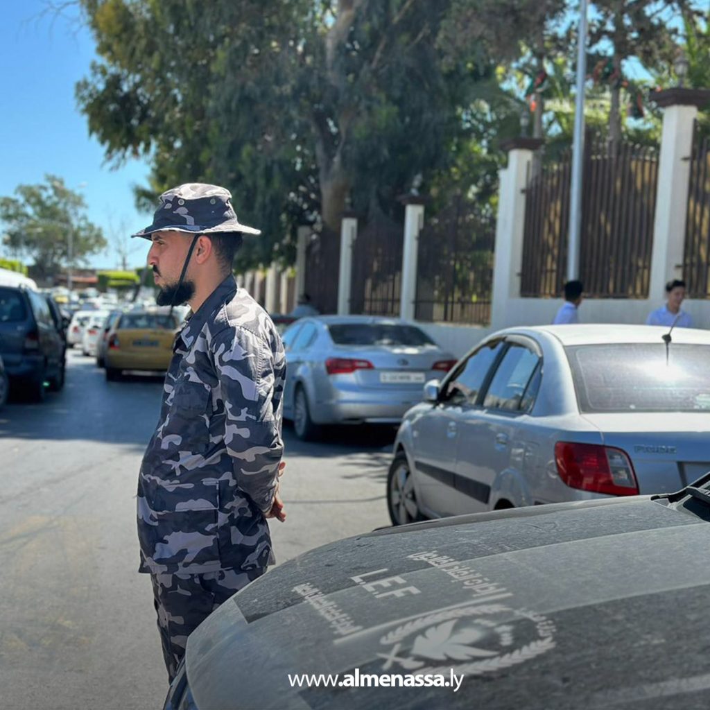 extra111111 2 دوريات إنفاذ القانون تواصل تأمين امتحانات الشهادة الإعدادية بطرابلس