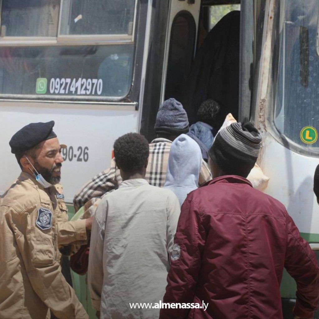 extra111111 3 ترحيل 344 مهاجرًا غير شرعي من مركز إيواء بنغازي الكبرى إلى الكفرة تمهيدًا لإعادتهم لبلدانهم