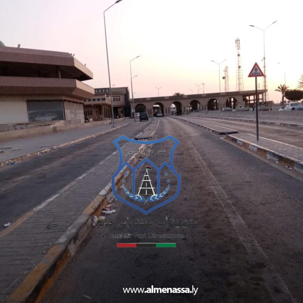 extra111111 9 بعد تداول أنباء عن إغلاقه... أمن منفذ رأس اجدير يؤكد العمل وحركة العبور تسير بشكل طبيعي