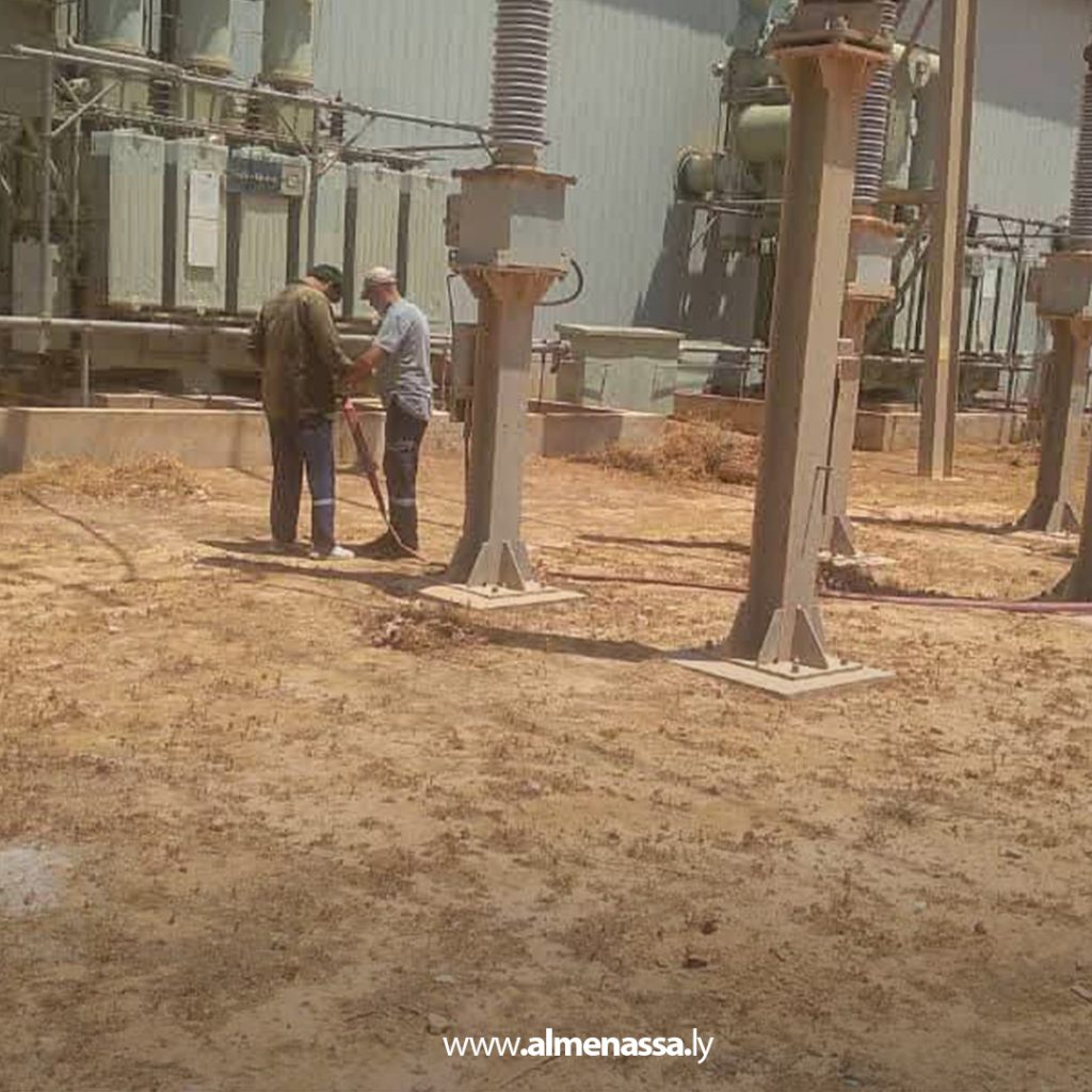 extra1111111 17 انتهاء أعمال غسل خروجات وحدات التوليد بمحطة الزويتينة لضمان استقرار الشبكة الكهربائية