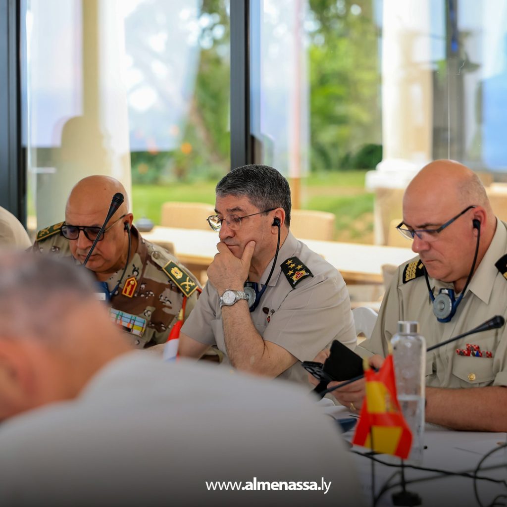 extra1111111 8 الفريق صدام حفتر يشارك في ندوة رؤساء أركان القوات البرية لدول المتوسط بفرنسا