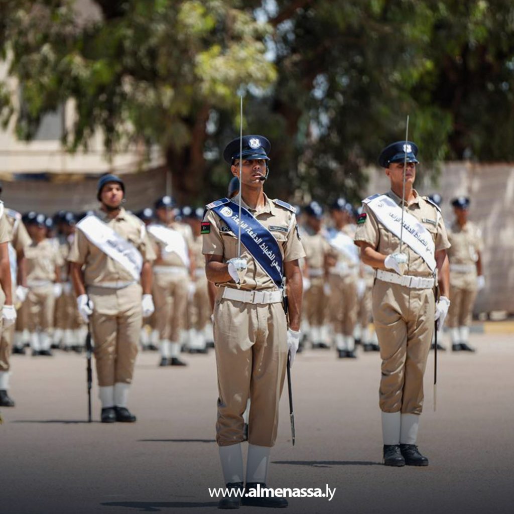 extra111111111 25 رئيس الحكومة الليبية يشارك في حفل تخريج الدفعة الرابعة من طلبة المعهد العالي للضباط ببنغازي