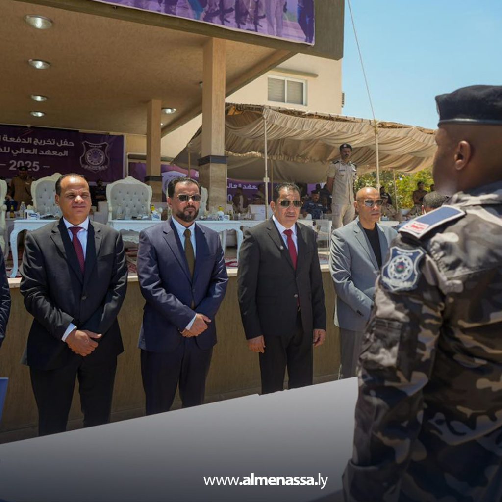 extra1111111111 21 رئيس الحكومة الليبية يشارك في حفل تخريج الدفعة الرابعة من طلبة المعهد العالي للضباط ببنغازي