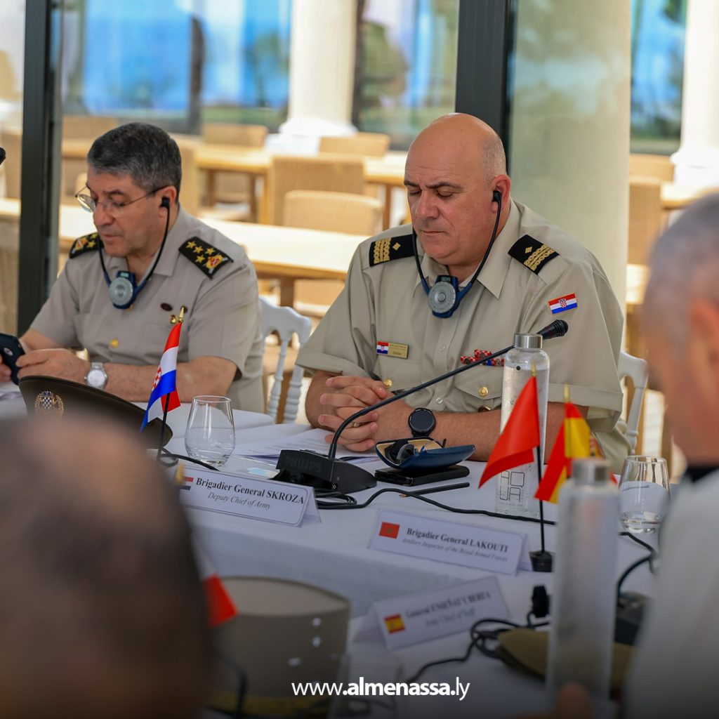 extra1111111111 7 الفريق صدام حفتر يشارك في ندوة رؤساء أركان القوات البرية لدول المتوسط بفرنسا