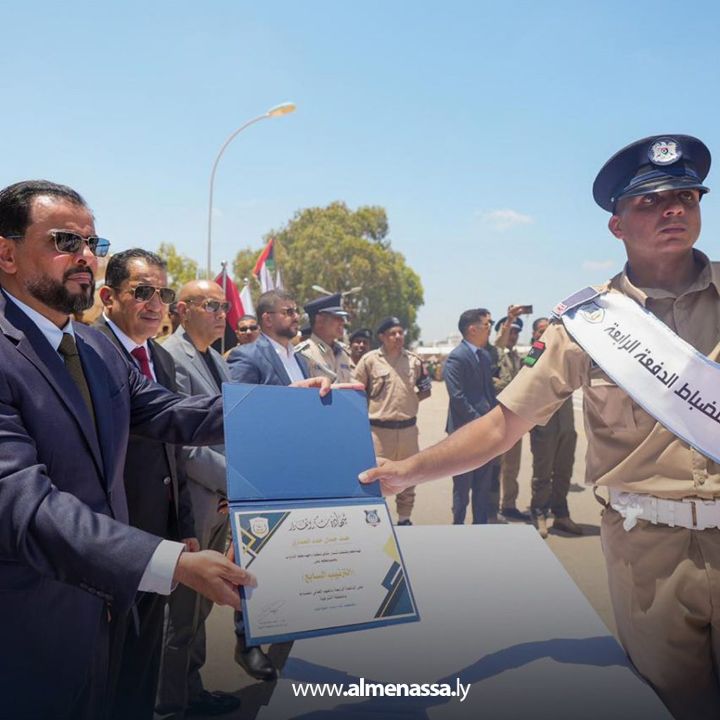 extra111111111111 11 رئيس الحكومة الليبية يشارك في حفل تخريج الدفعة الرابعة من طلبة المعهد العالي للضباط ببنغازي