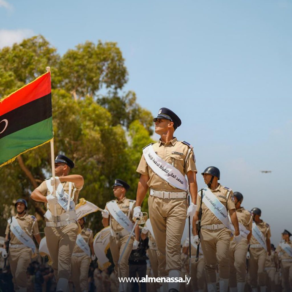 extra1111111111111111 3 رئيس الحكومة الليبية يشارك في حفل تخريج الدفعة الرابعة من طلبة المعهد العالي للضباط ببنغازي