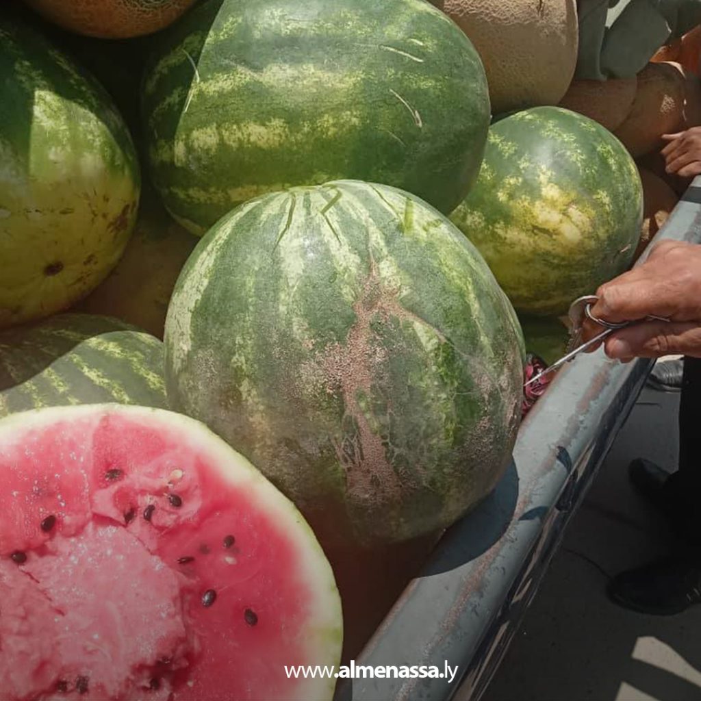 extraؤر ضبط كميات كبيرة من البطيخ والدلاع غير صالح للاستهلاك البشري في أجدابيا