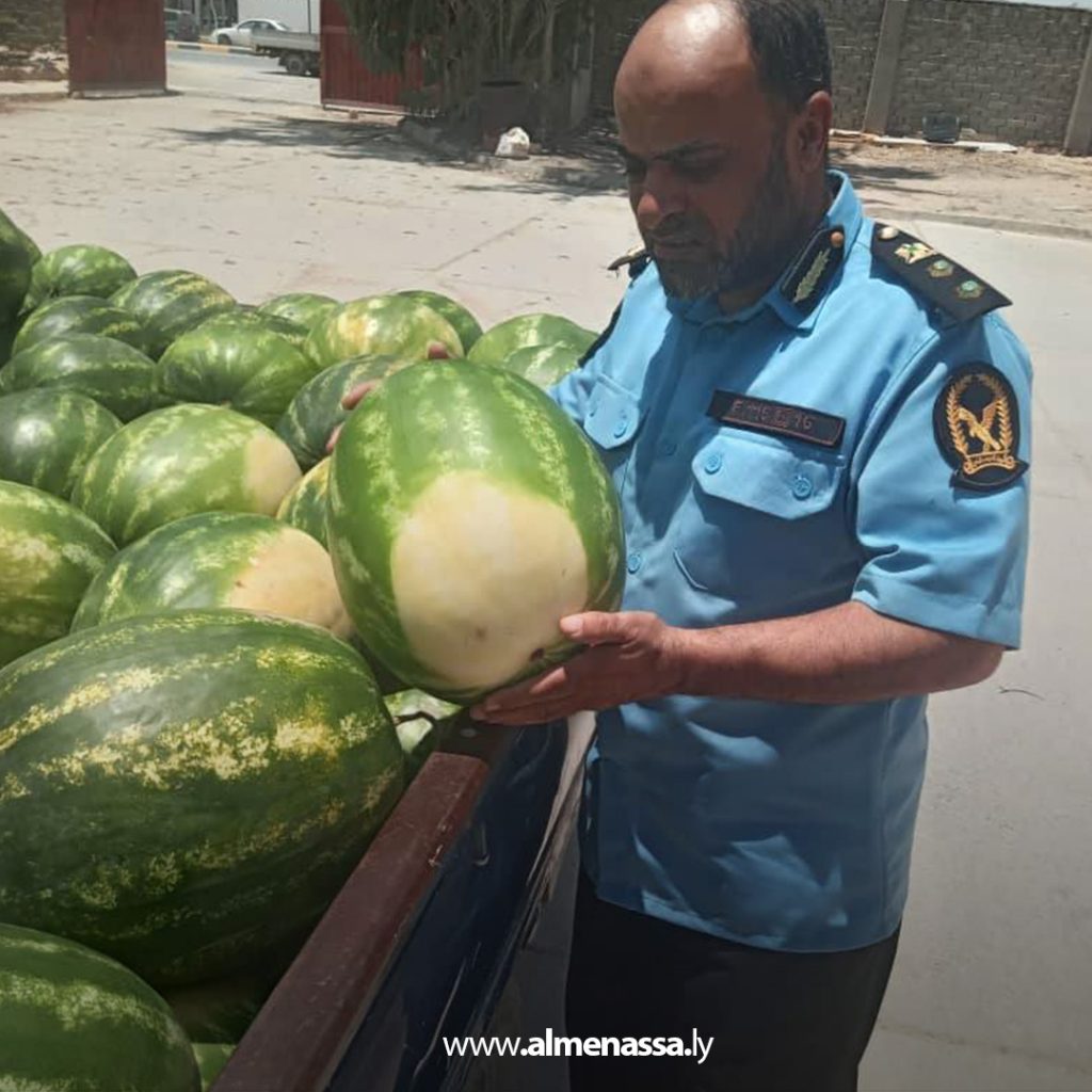 extraرر ضبط كميات كبيرة من البطيخ والدلاع غير صالح للاستهلاك البشري في أجدابيا