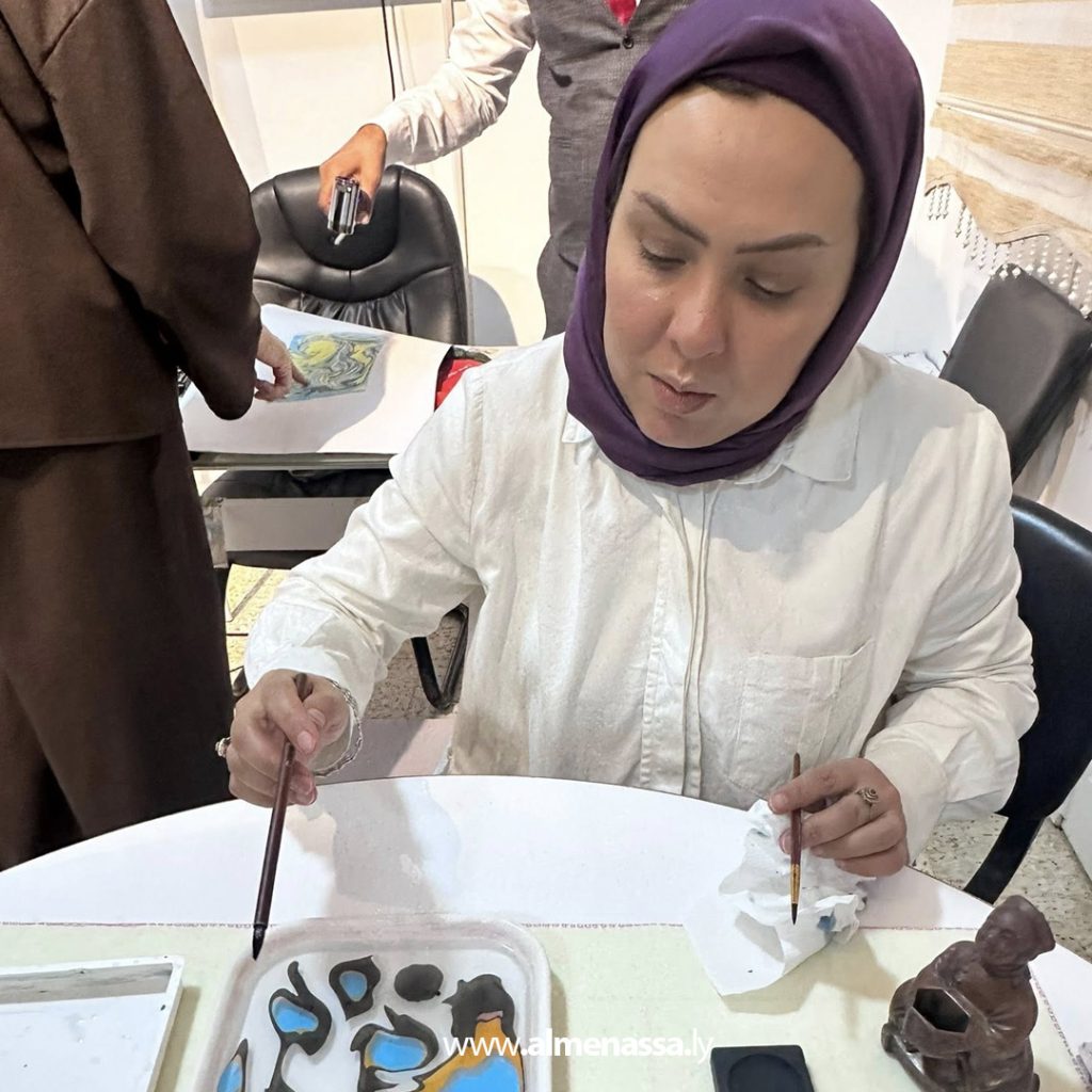 05 النيهوم تنظم الورشة الفنية الأولى من نوعها لتعليم فن السومي نقاشي الياباني