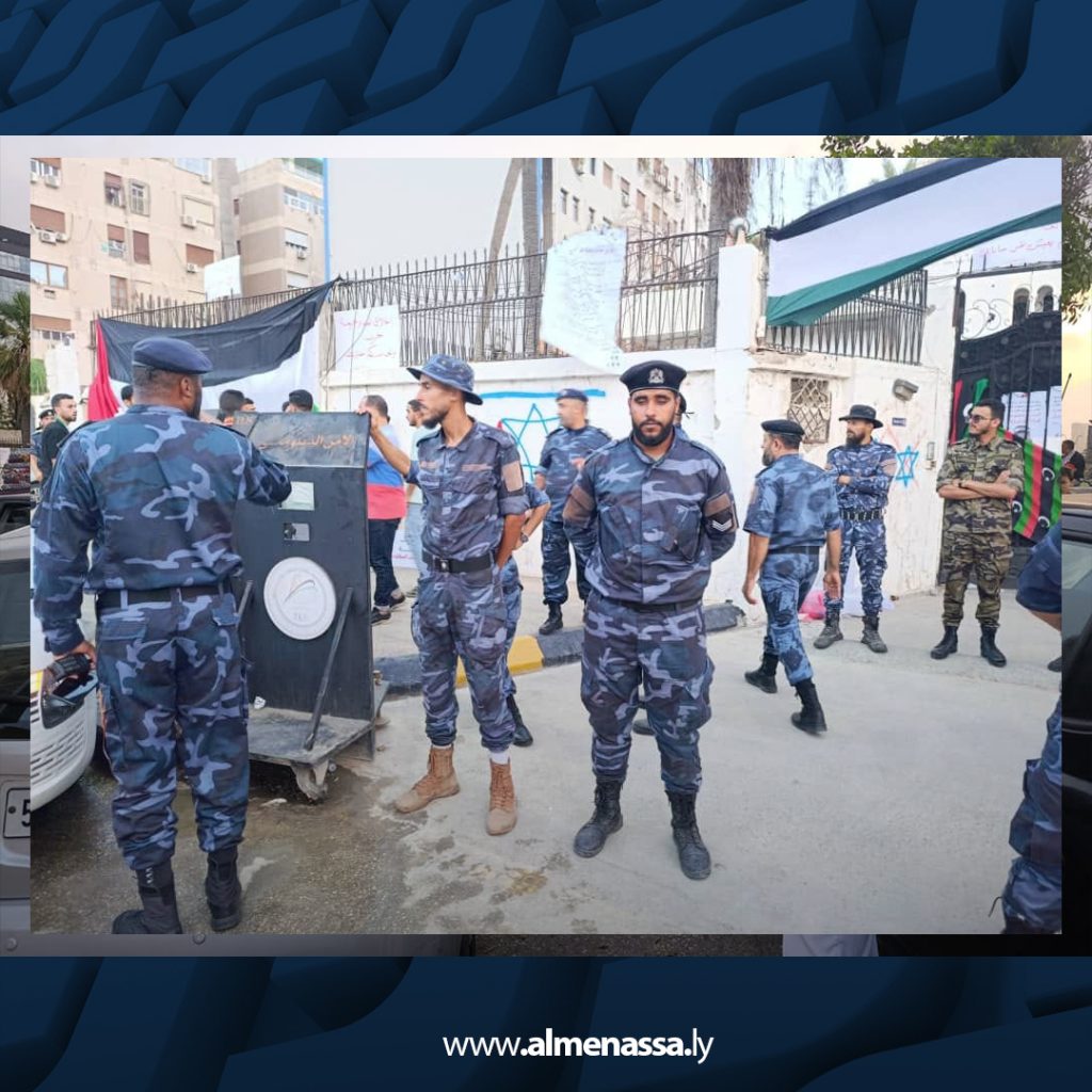 Extra 105.jpg5 105 انتشار أمني حول السفارة المصرية بطرابلس لتأمين وقفة احتجاجية بشأن معبر رفح