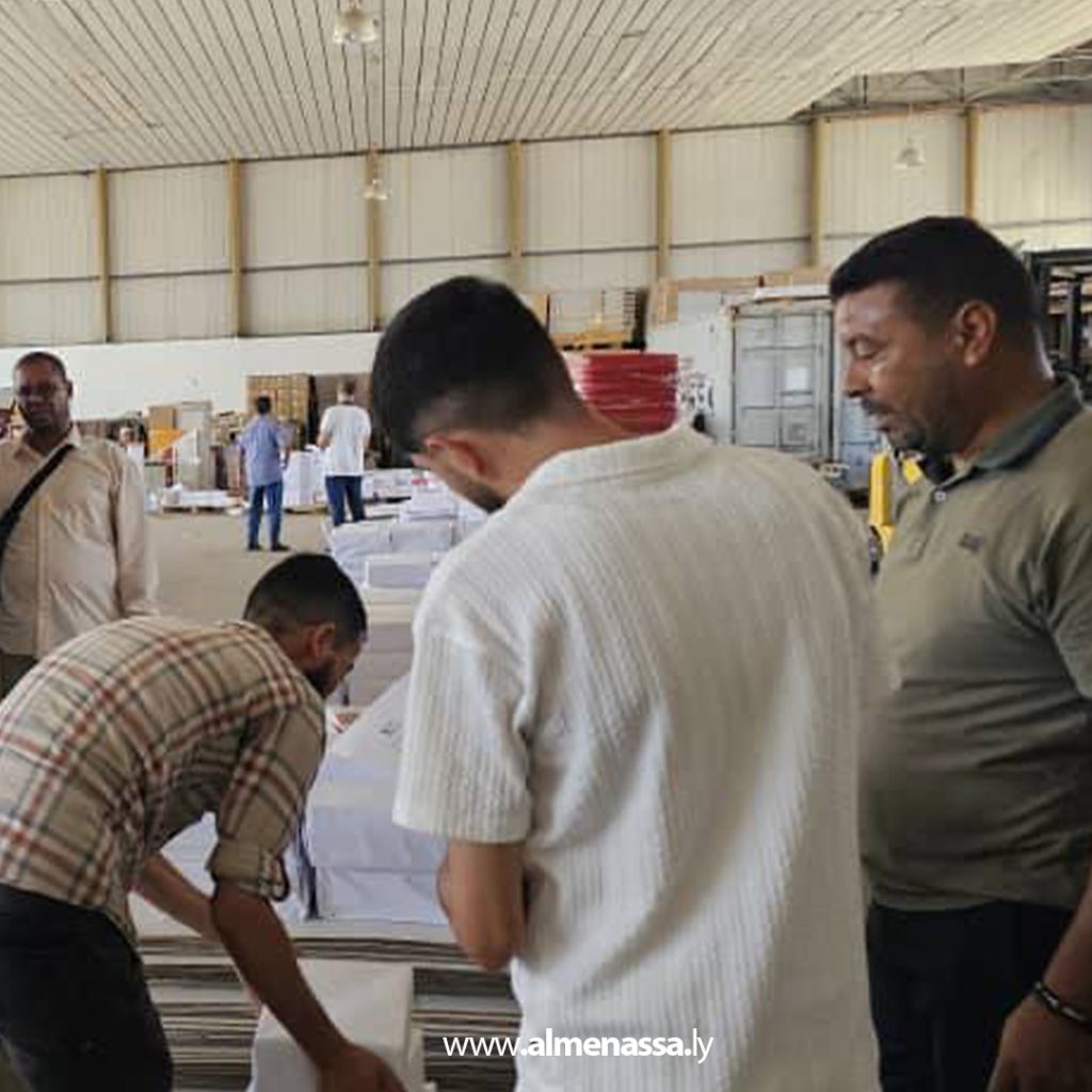 Extra 151.jpg1 151 مفوضية الانتخابات: تسليم مواد تدريب موظفي الاقتراع بالبلديات