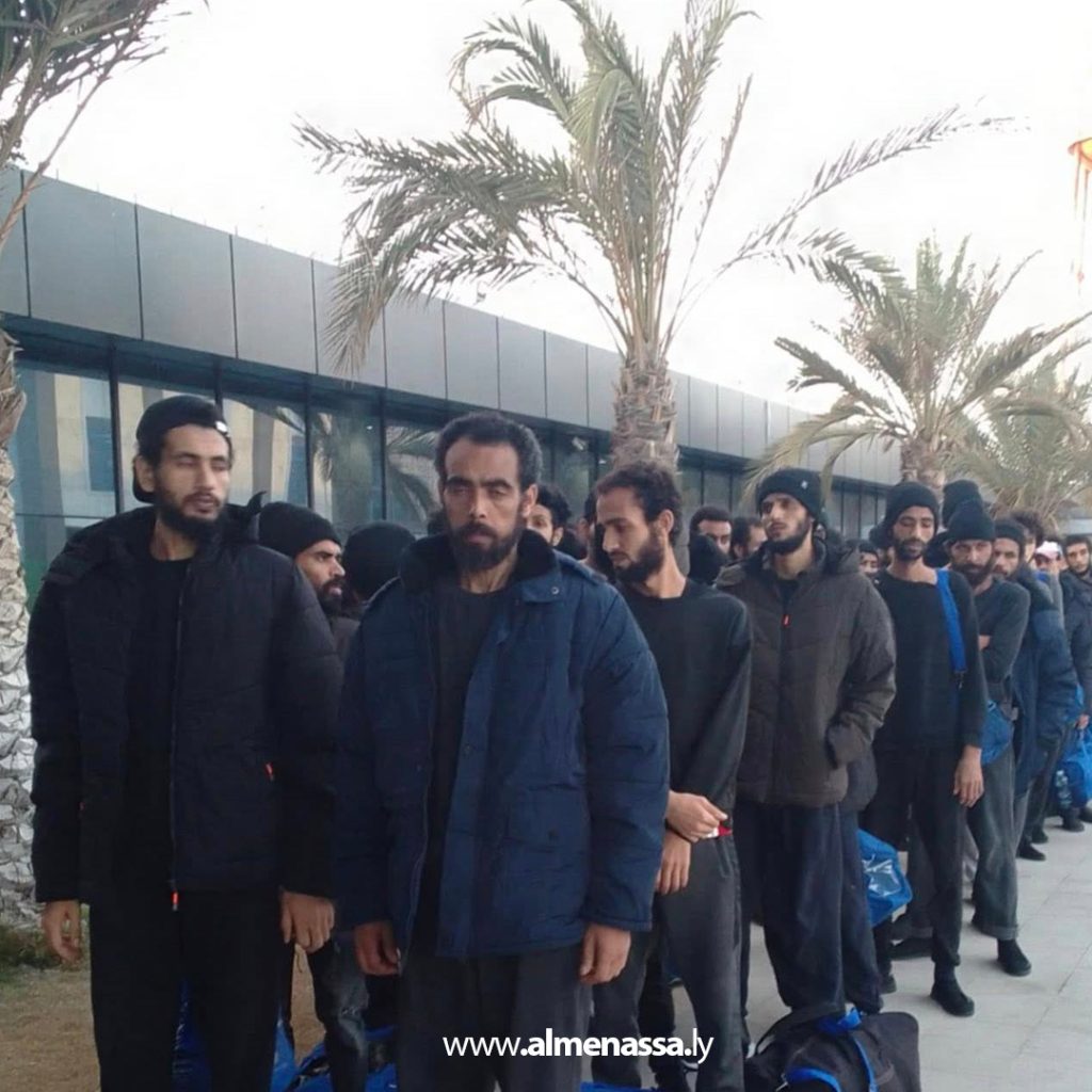Extra 154 ترحيل دفعة جديدة من المهاجرين المصريين غير الشرعيين عبر مطار معيتيقة