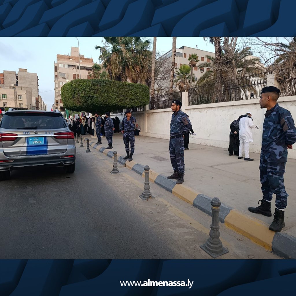 Extra 156.jpg3 156 انتشار أمني حول السفارة المصرية بطرابلس لتأمين وقفة احتجاجية بشأن معبر رفح