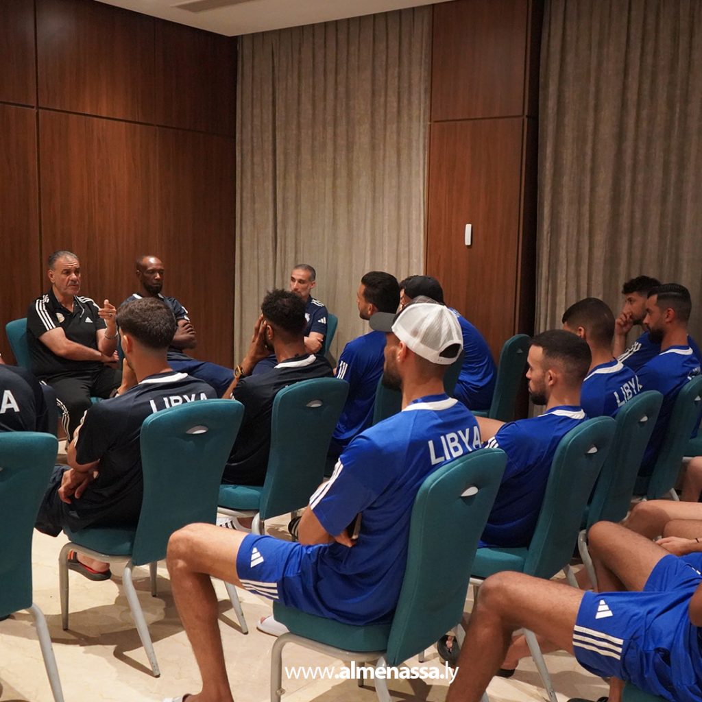 Extra 158 رئيس لجنة المنتخبات يجتمع ببعثة المنتخب الوطني للكرة الطائرة في تونس
