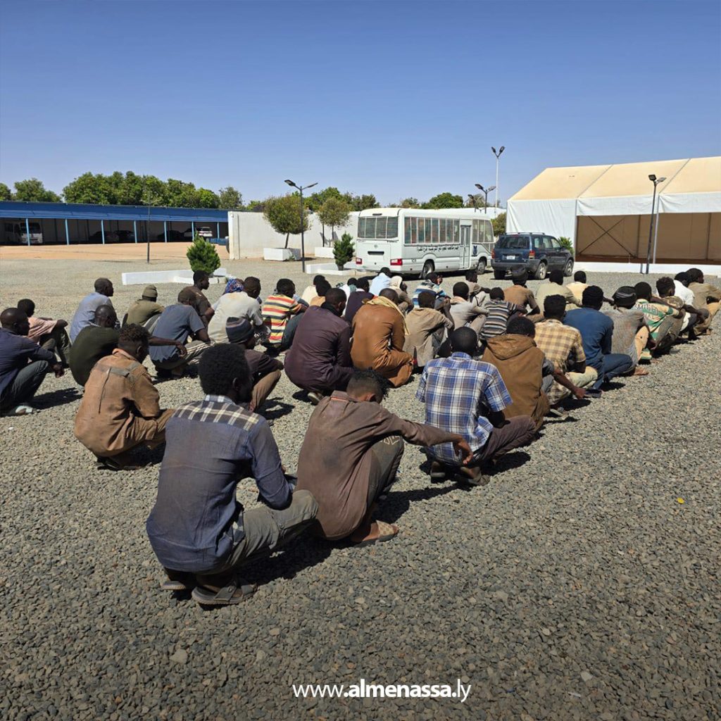 Extra 188 جهاز مكافحة الهجرة غير الشرعية بالكفرة يضبط 70 مخالفًا في حملة أمنية