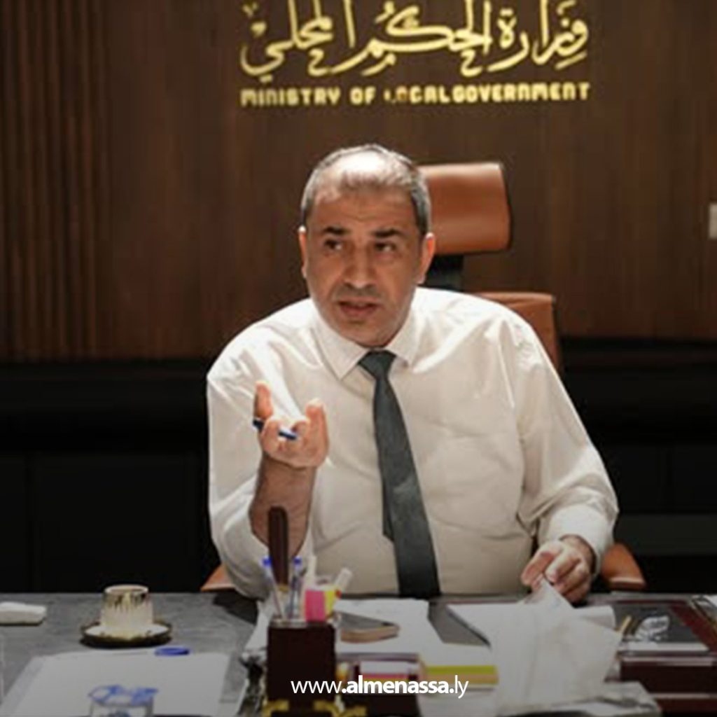 Extra 198 وكيل وزارة الحكم المحلي يتسلم مقترح مشروع التنمية المحلية المستدامة