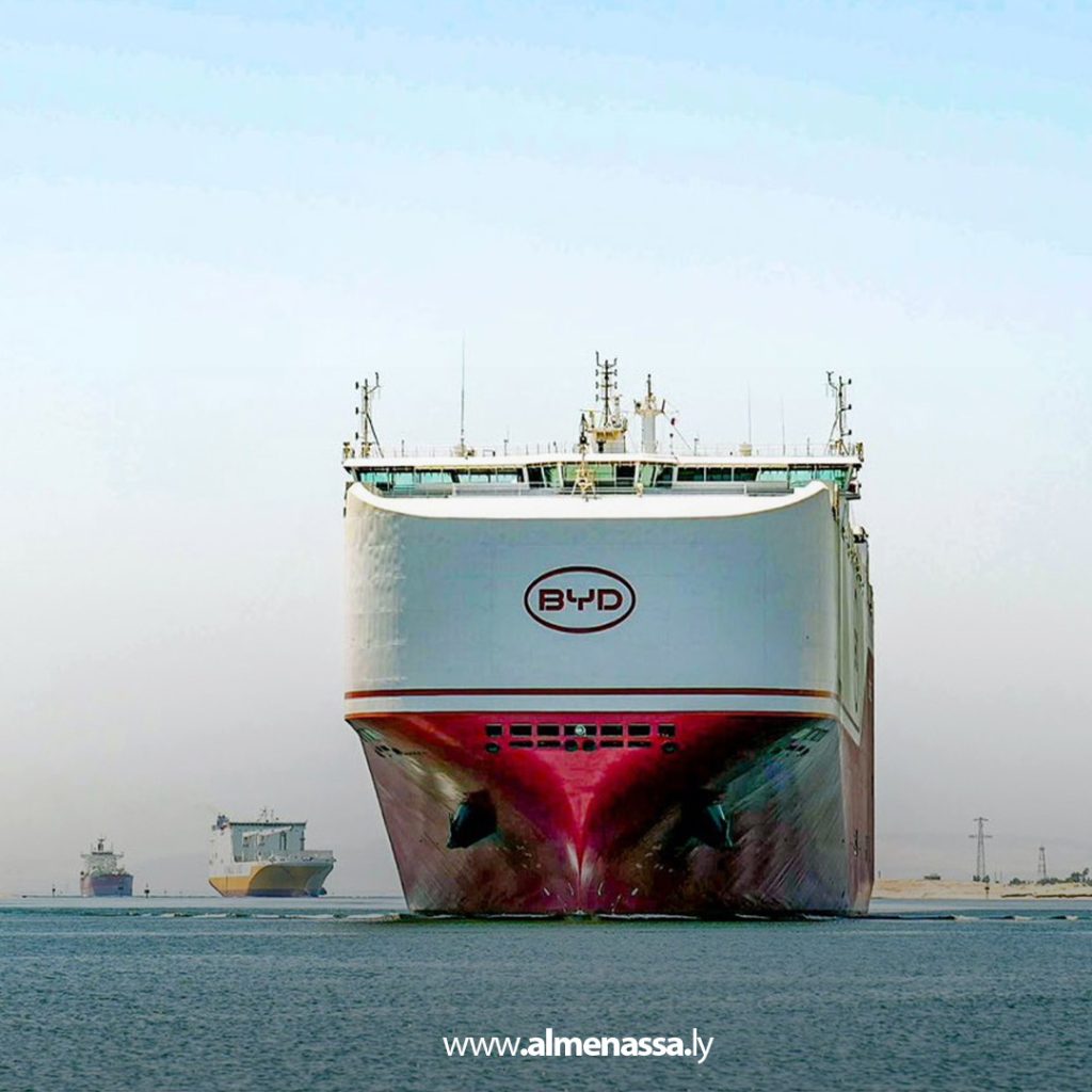 Extra 233 قناة السويس تشهد عبور إحدى أكبر حاملات السيارات في العالم في أولى رحلاتها البحرية