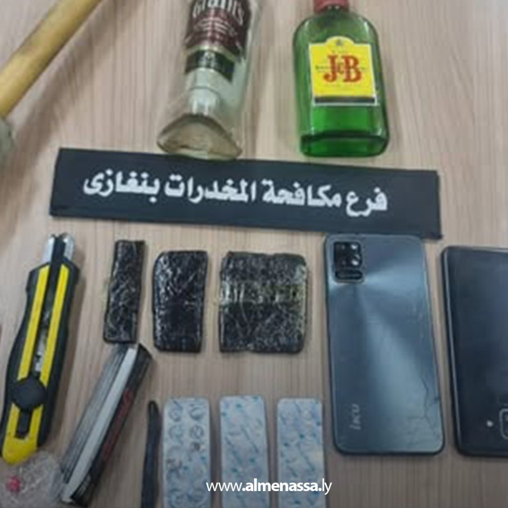 Extra 256 جهاز مكافحة المخدرات يضبط متهمين بالإتجار في بوعطني وطابلينو والكفرة