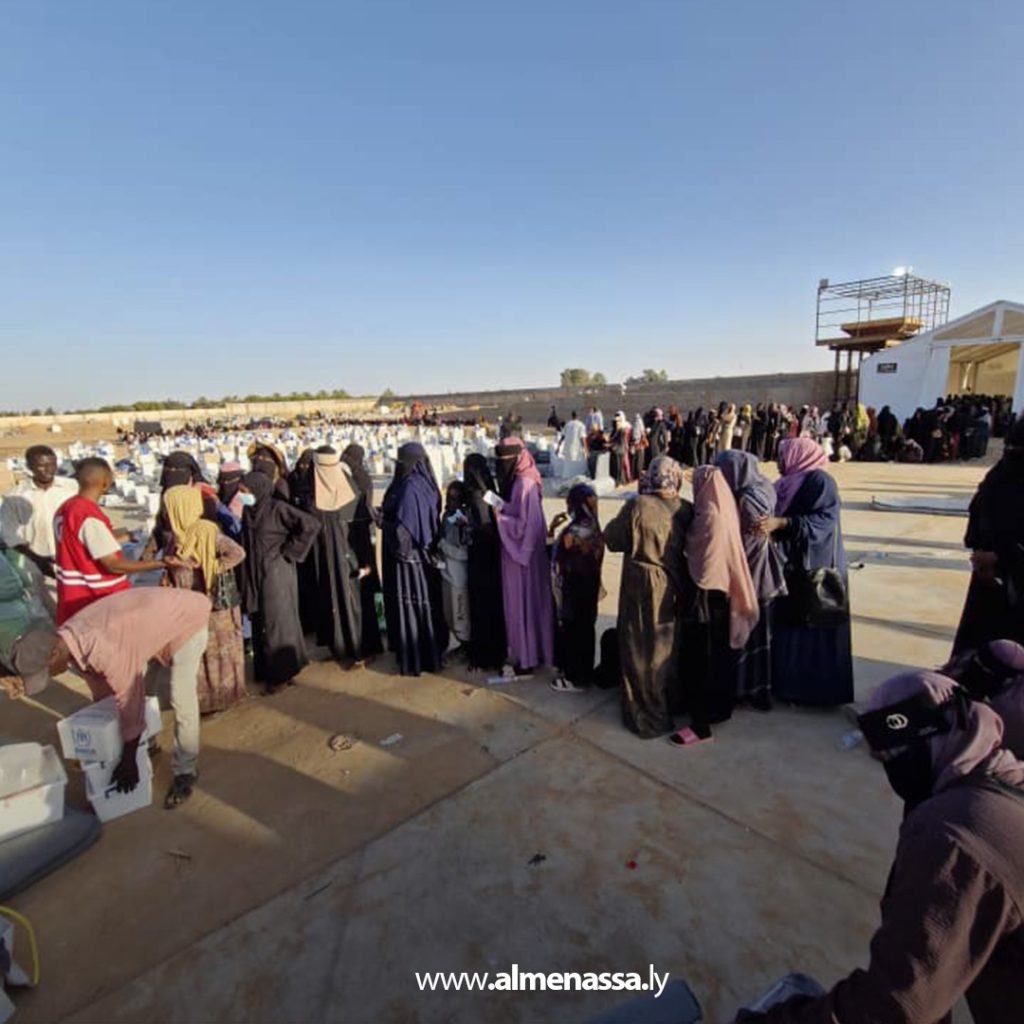 Extra 277 المنظمات الدولية تواصل دعمها للاجئين في مدينة الكفرة