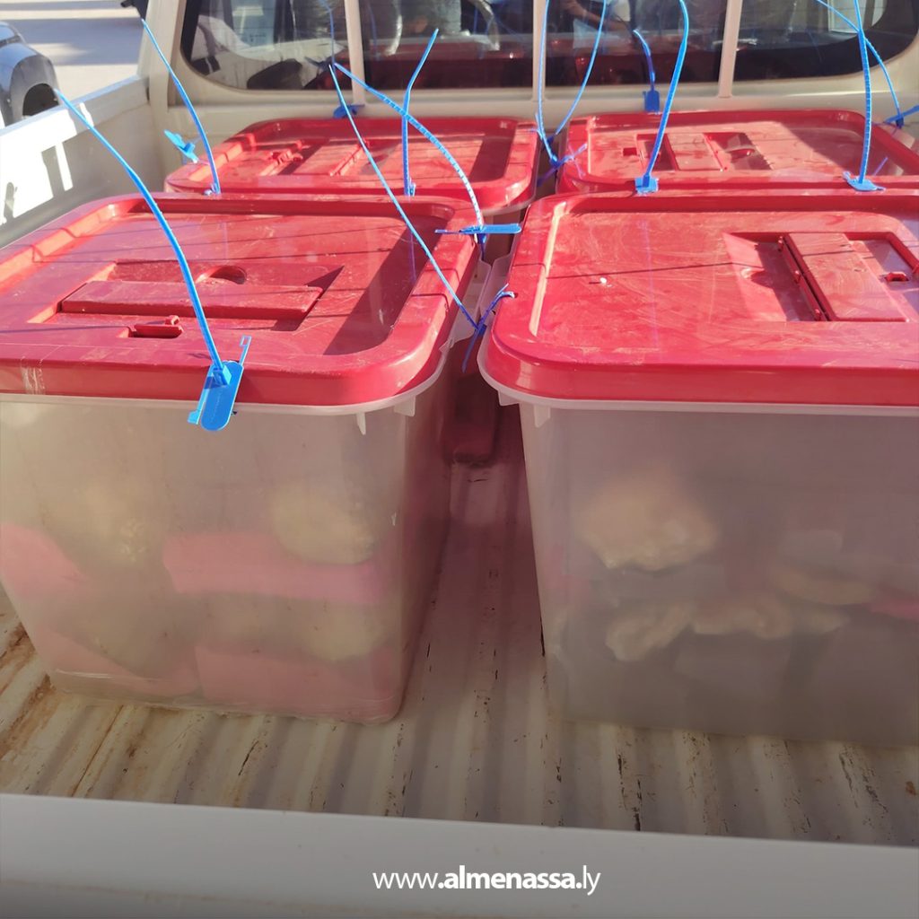 Extra 327 مواطنان يُسلّمان قطعًا أثرية نادرة لمديرية أمن القبة بإشراف مراقبتي آثار القبة والأبرق