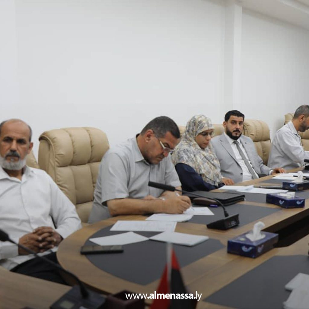 Extra 328 لجنة معالجة الشركات المتعثرة تراجع كشوفات العاملين وتبحث أوضاع موظفي الخطوط الليبية