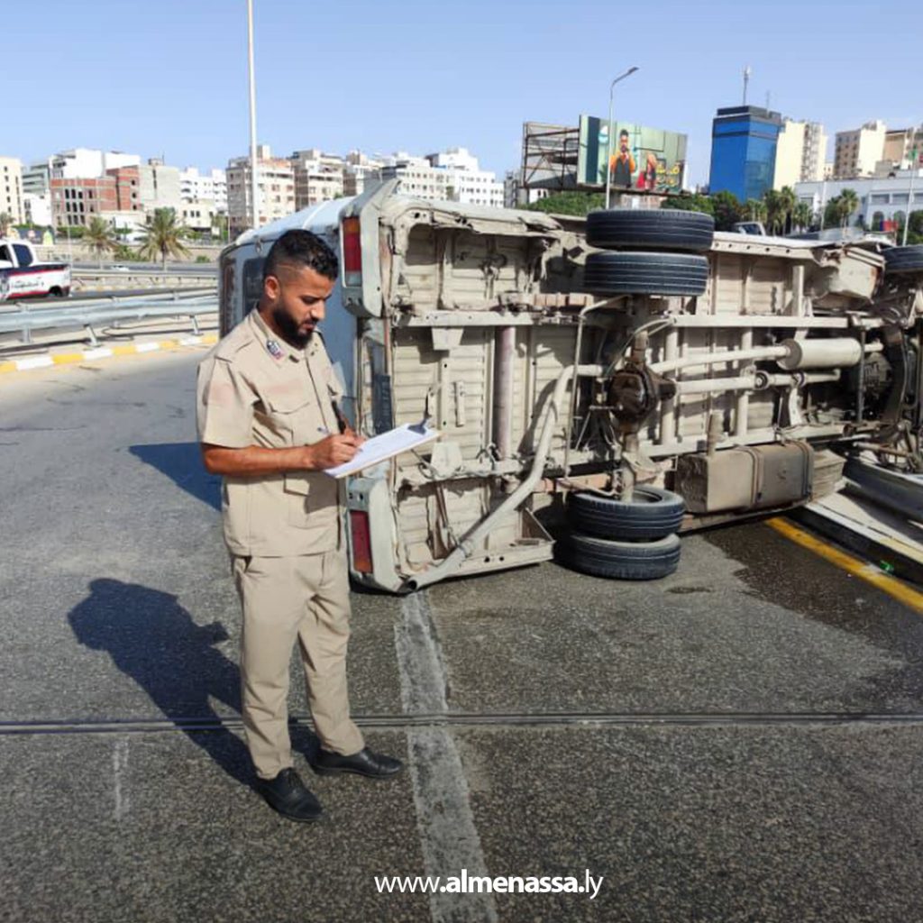 Extra 335 انقلاب حافلة فوق جسر الودان دون تسجيل إصابات بشرية